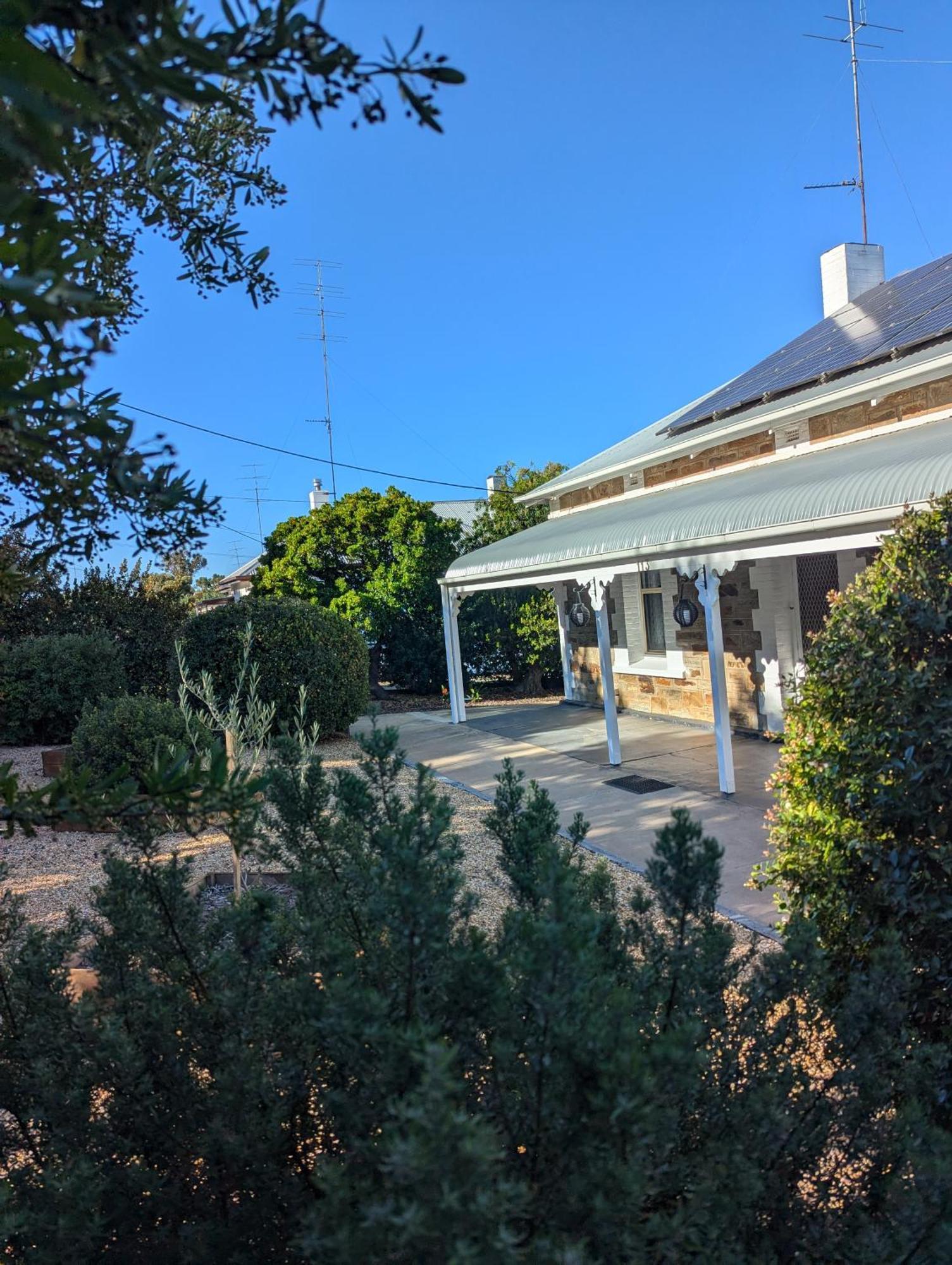 Clare Cottage With 3 King Suites Exterior photo