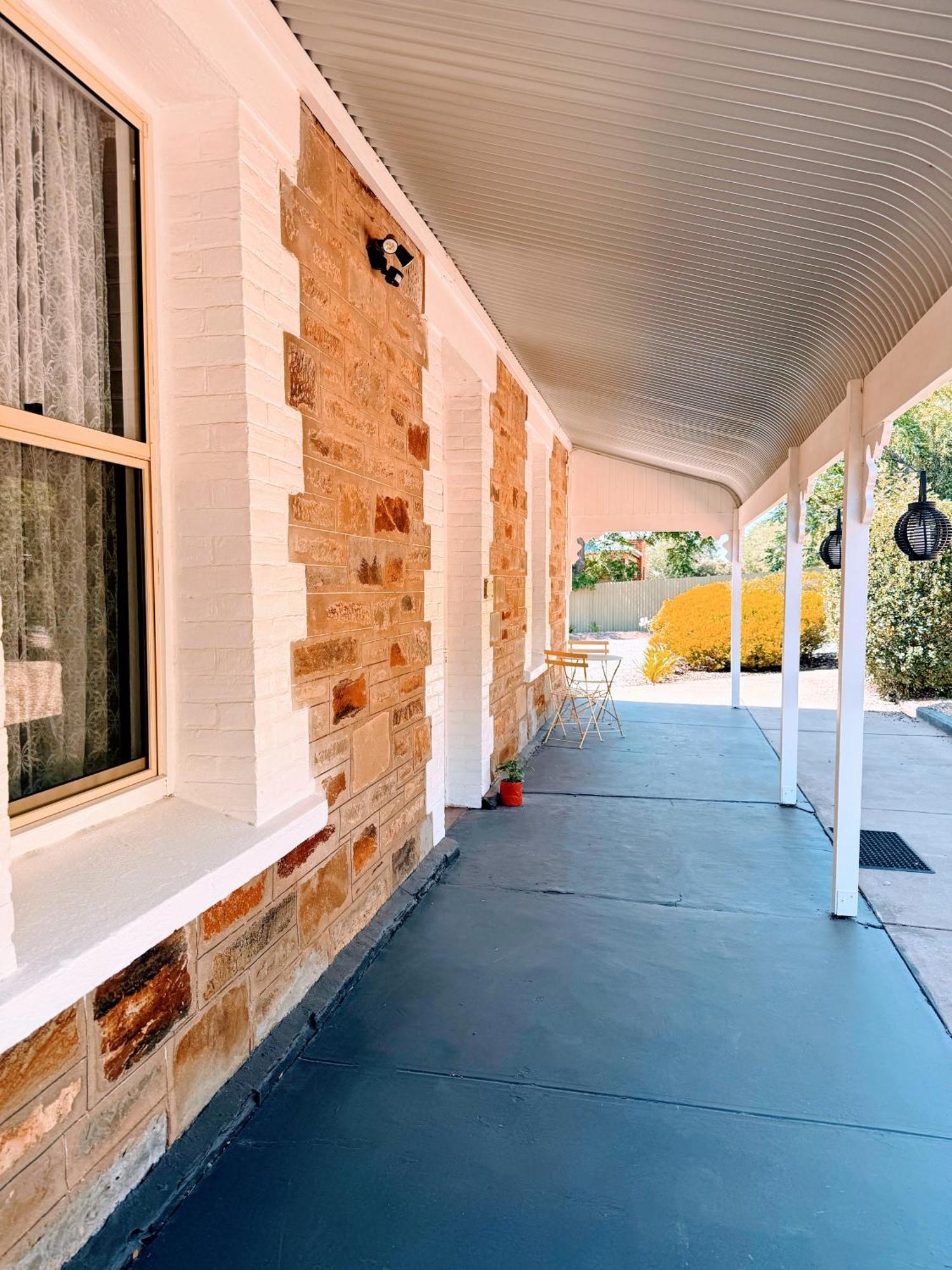 Clare Cottage With 3 King Suites Exterior photo