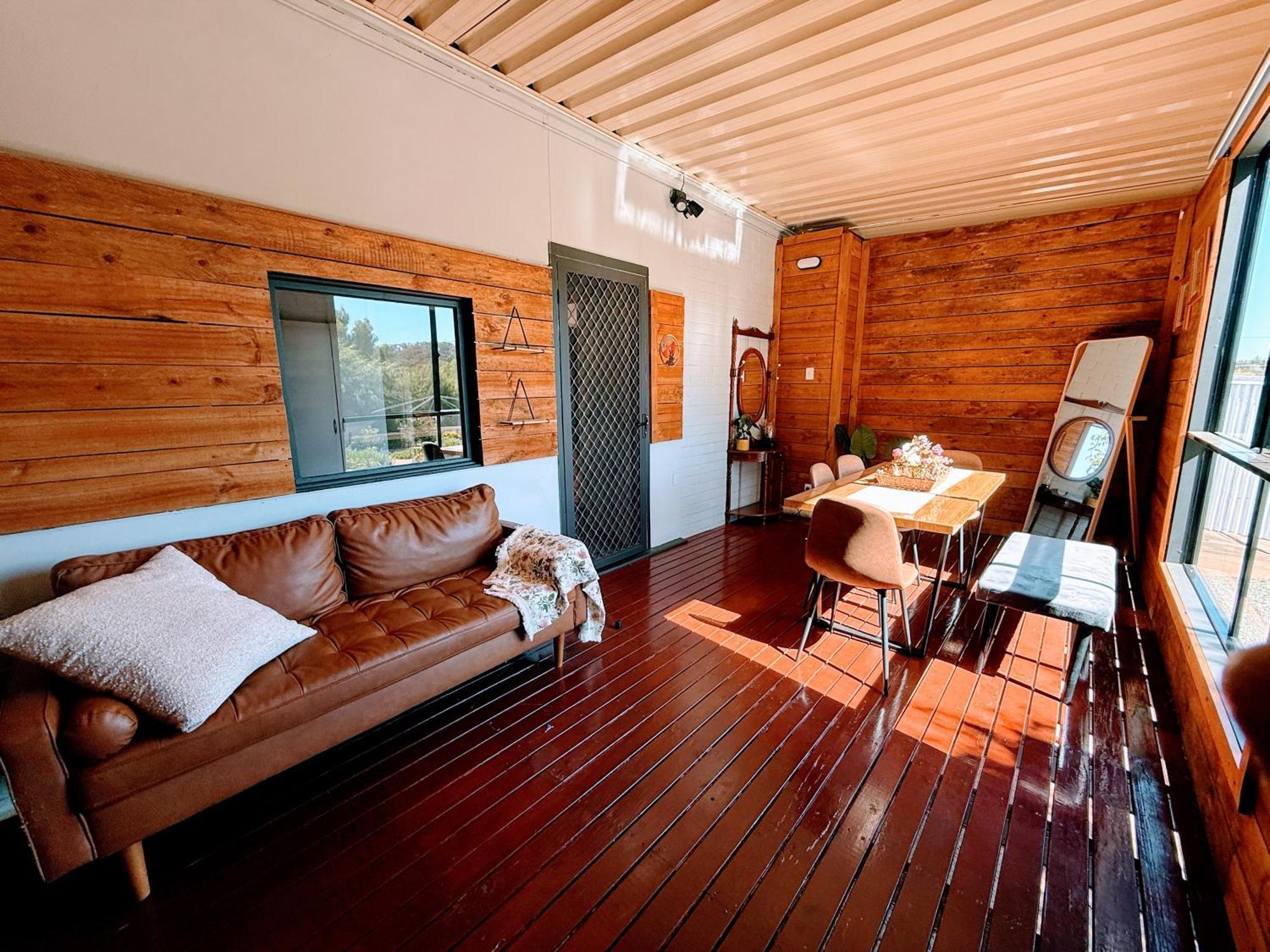 Clare Cottage With 3 King Suites Exterior photo